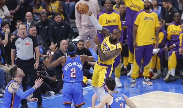 jiuyou.com-霍里：詹姆斯是唯一有权抱怨裁判的人 他没有SGA&amp;东里的吹罚待遇